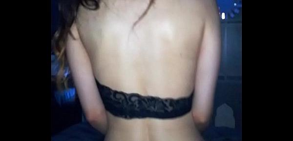  Neyla Kimy beurette striptease sur une bite